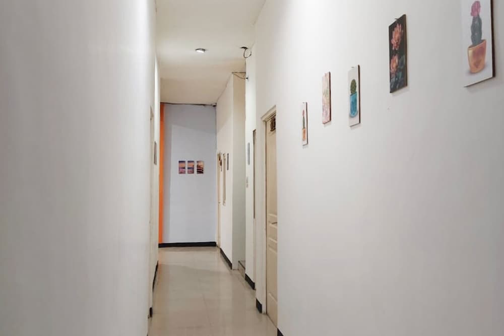 TwoSpaces Living at Nabila Semampir Homestay
