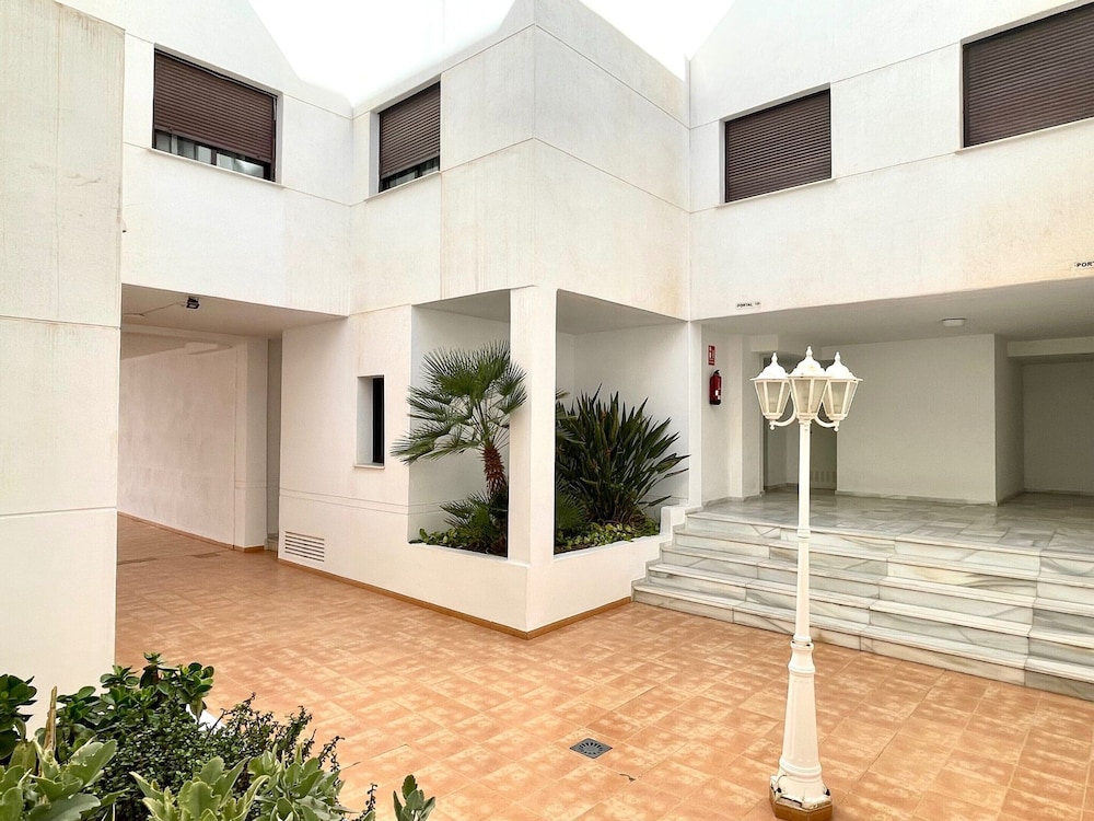 Belvilla by OYO Atico con Jacuzzi en Carboneras