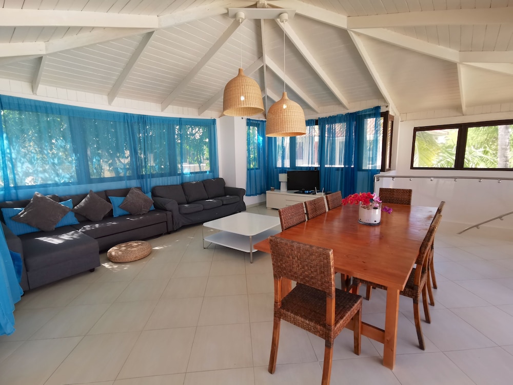 Los Corales Tropical Beach Resort & SPA