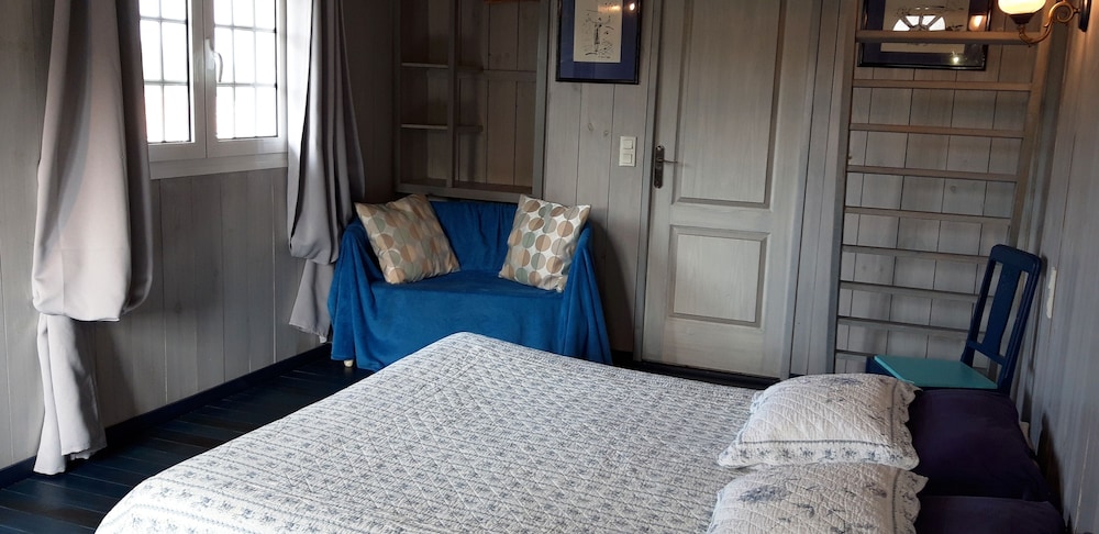 Laratger en Narrosse — hotel room