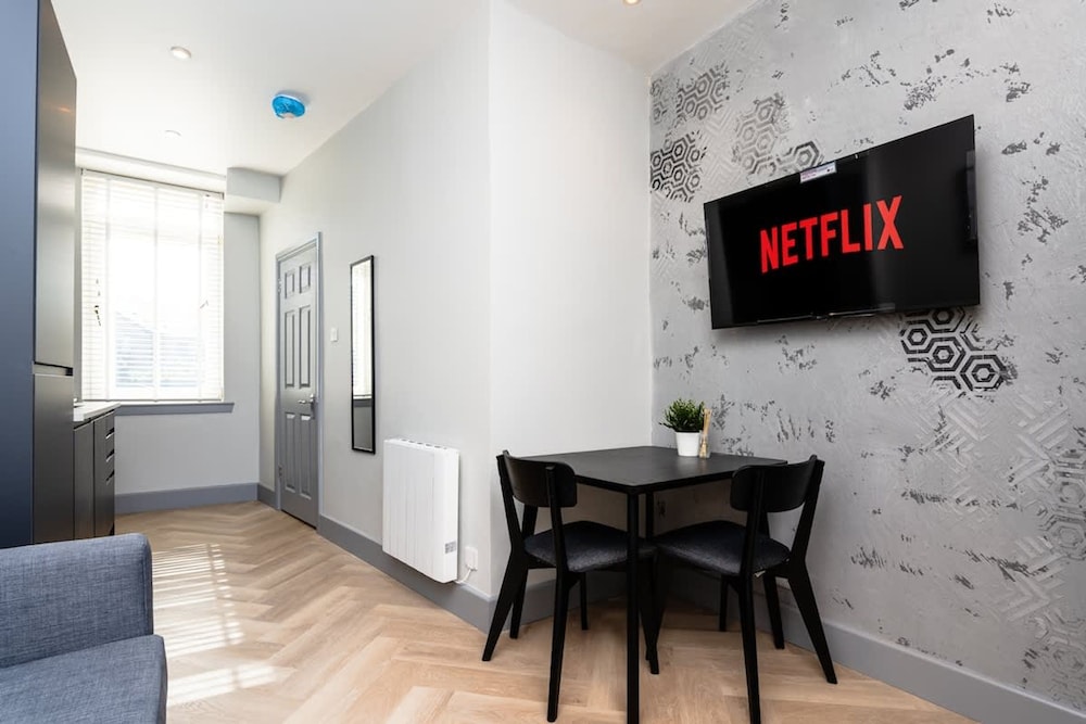 1 Bedroom Apartment-free Parking
