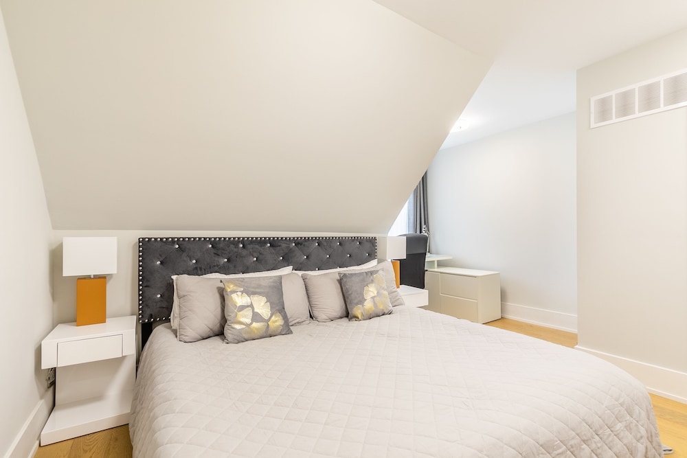 GLOBALSTAY. Fancy Downtown Apartments - Image 3