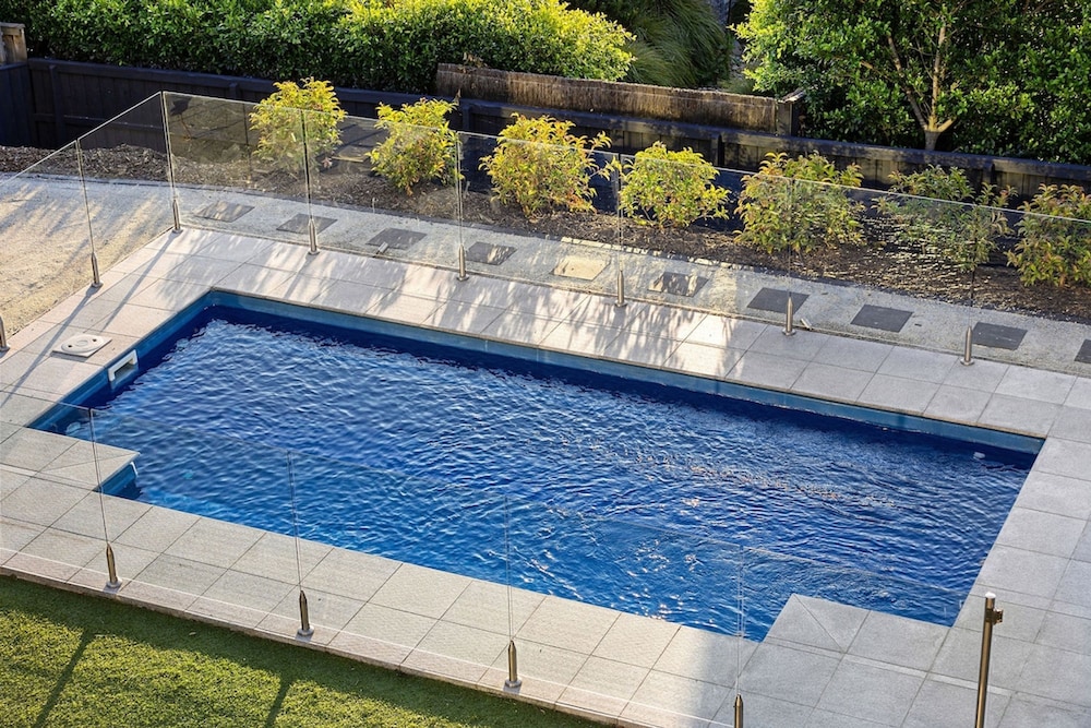 Clifftop Family Retreat With Views Pool