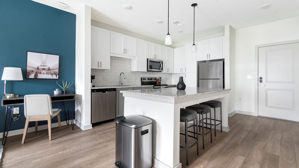 Landing Apartments Rolling Hills