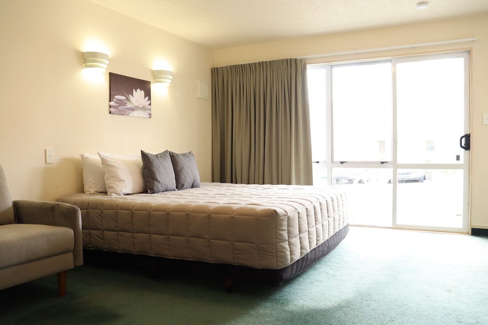 Fountain Court Motel