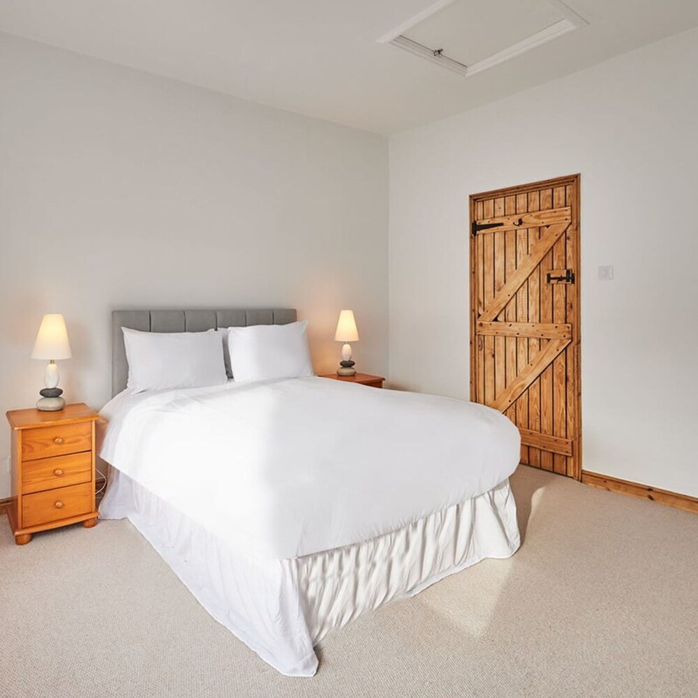 Host Stay Coast Farm Cottage view 3