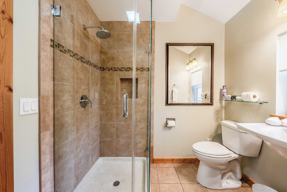 Year-round Tahoe Escape With Hot Tub & Outdoor Dining Timberline Haven by Avantstay
