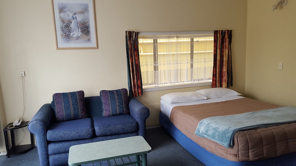 Ace Motor Lodge