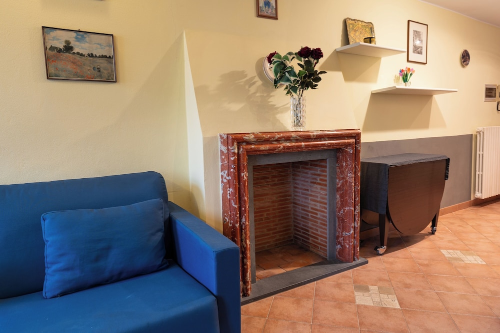 Cozy Pietrasanta Central Apartment With Loft