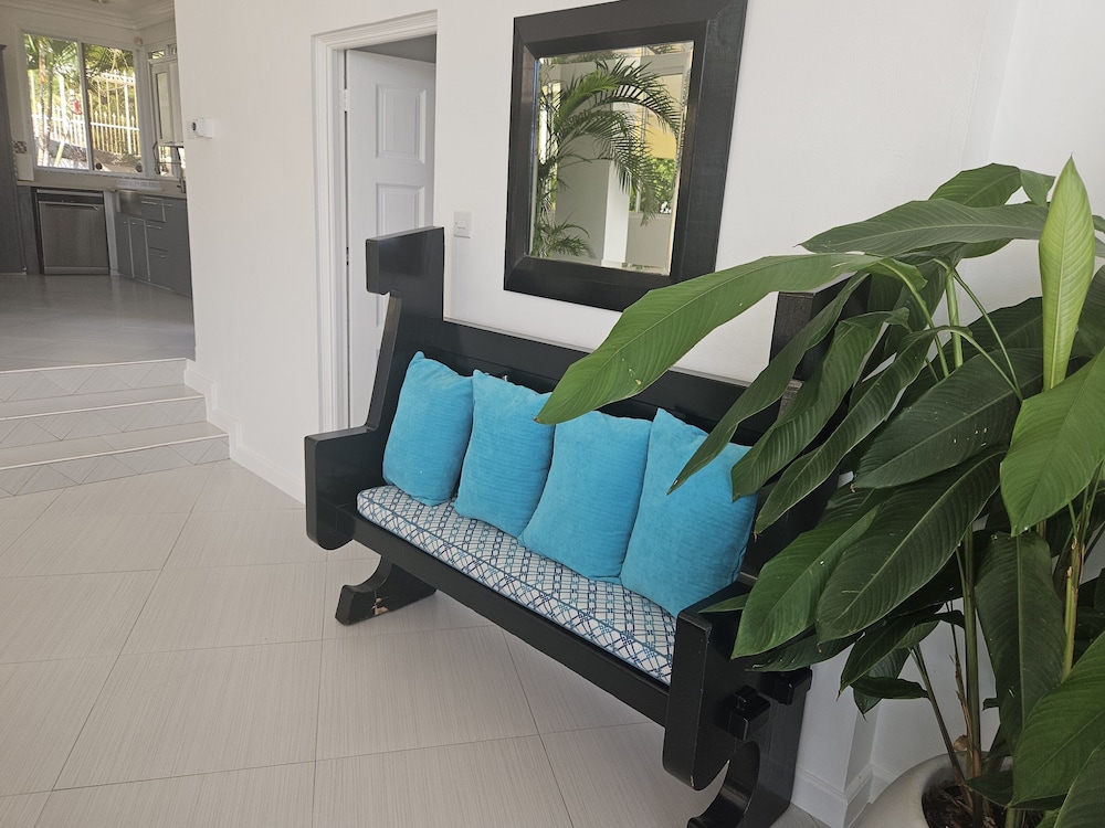 Villa Chilla 4 Bedroom Home view 3