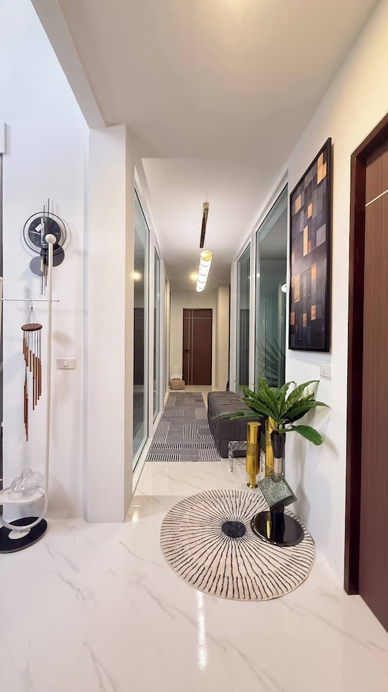 De Flourishing Hill Escape, Cha Am
