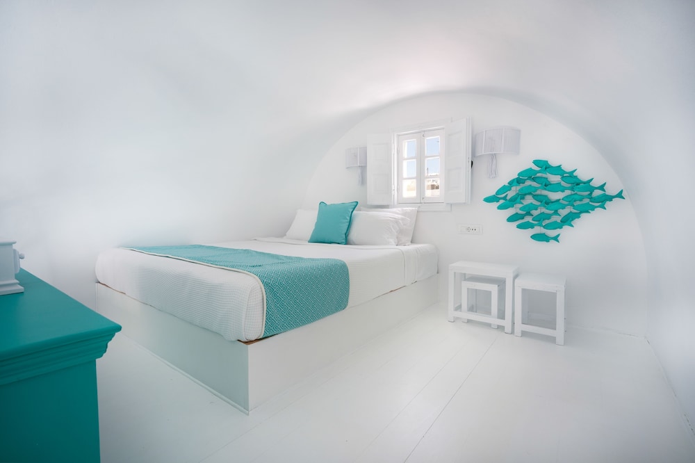 Oia Sunset Villas
