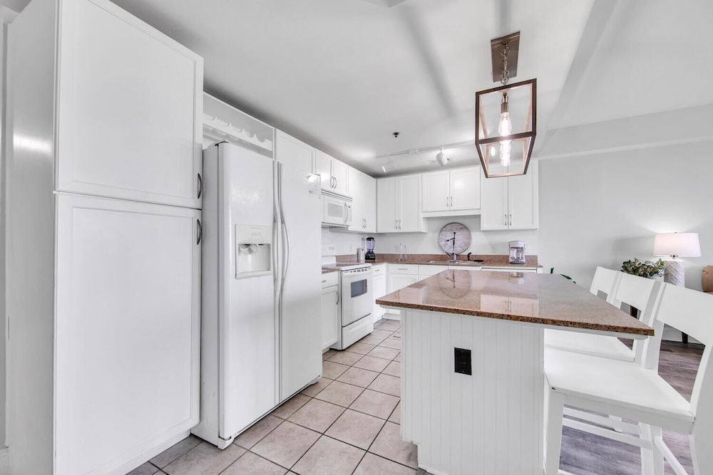 Laketown Wharf 1116