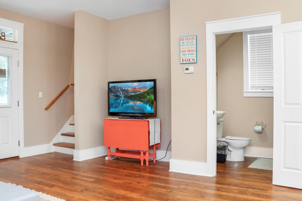 Barefoot Cottage B37 - The B's Knees