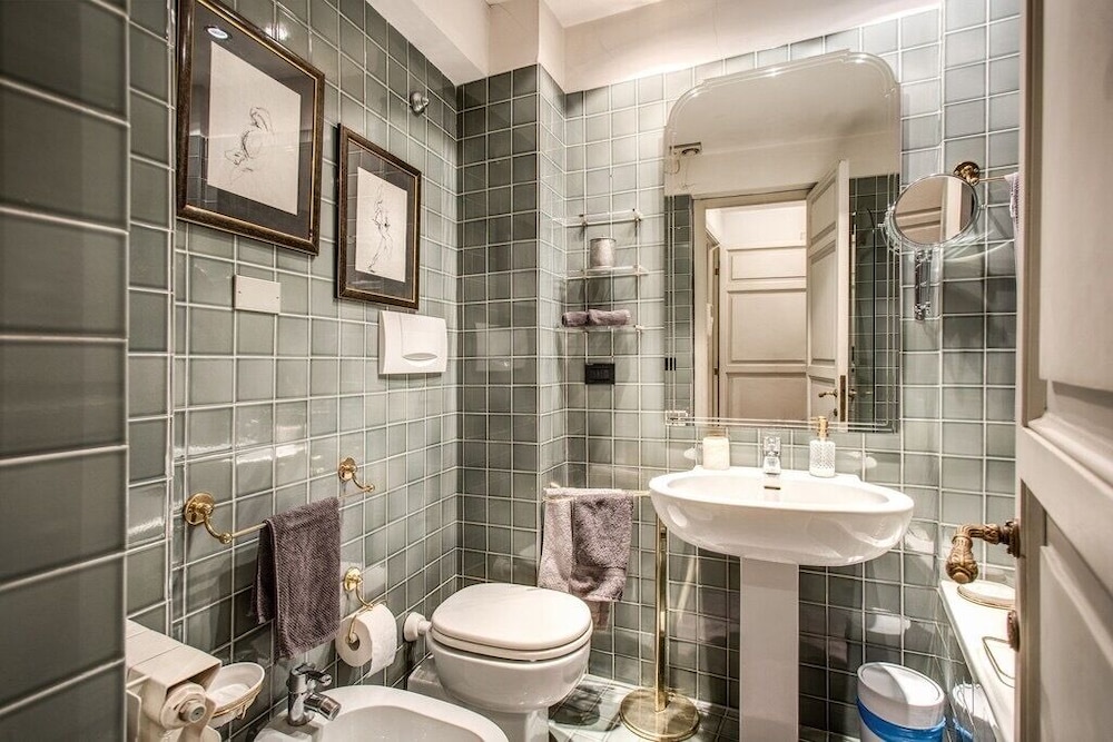 Wonderful Apartment With Balcony In Piazza Margana
