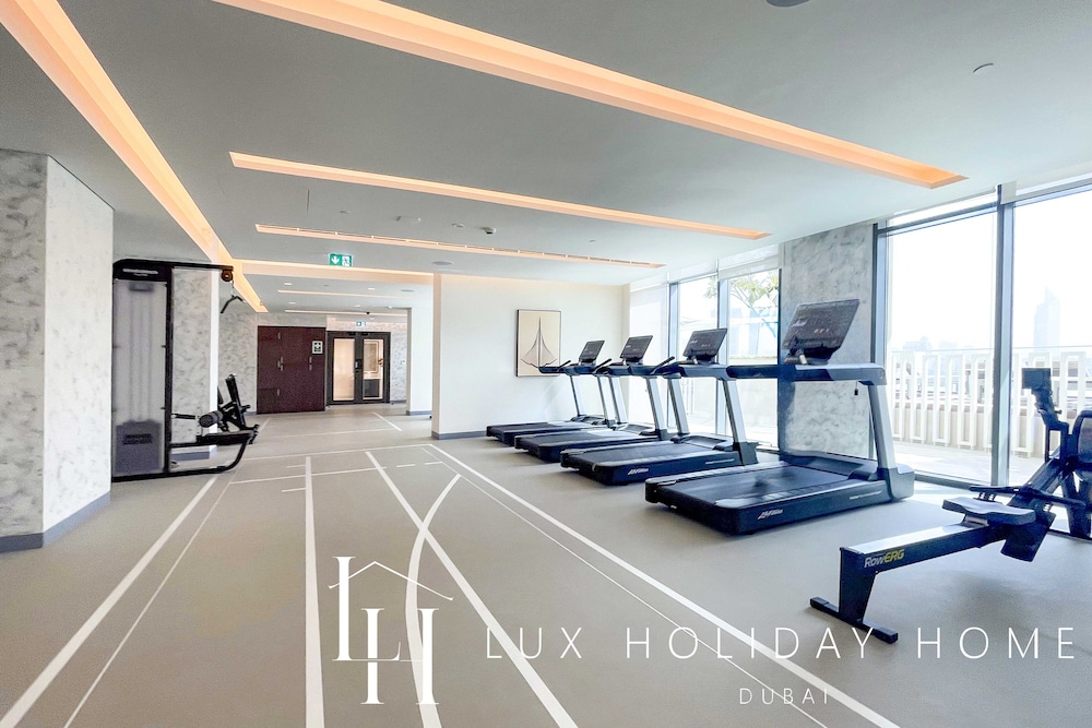 LUX The Marina Vista Beachfront Suite