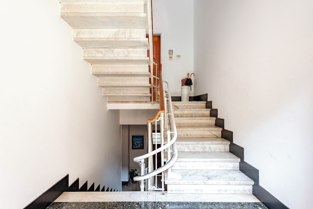 Spacious 2-bedroom flat near the beach
