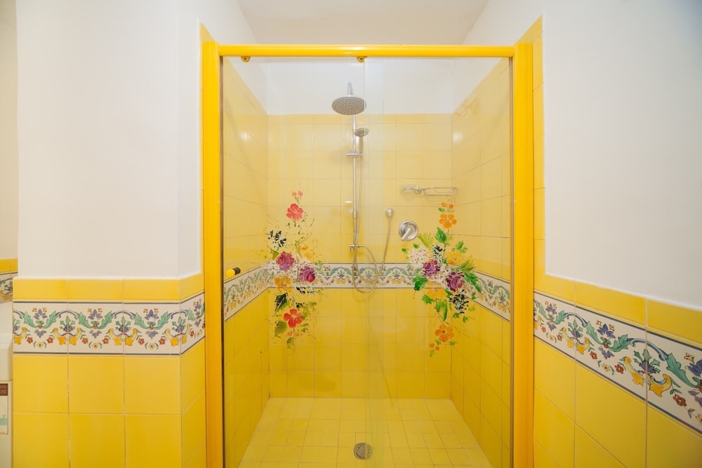 Villacore Capri