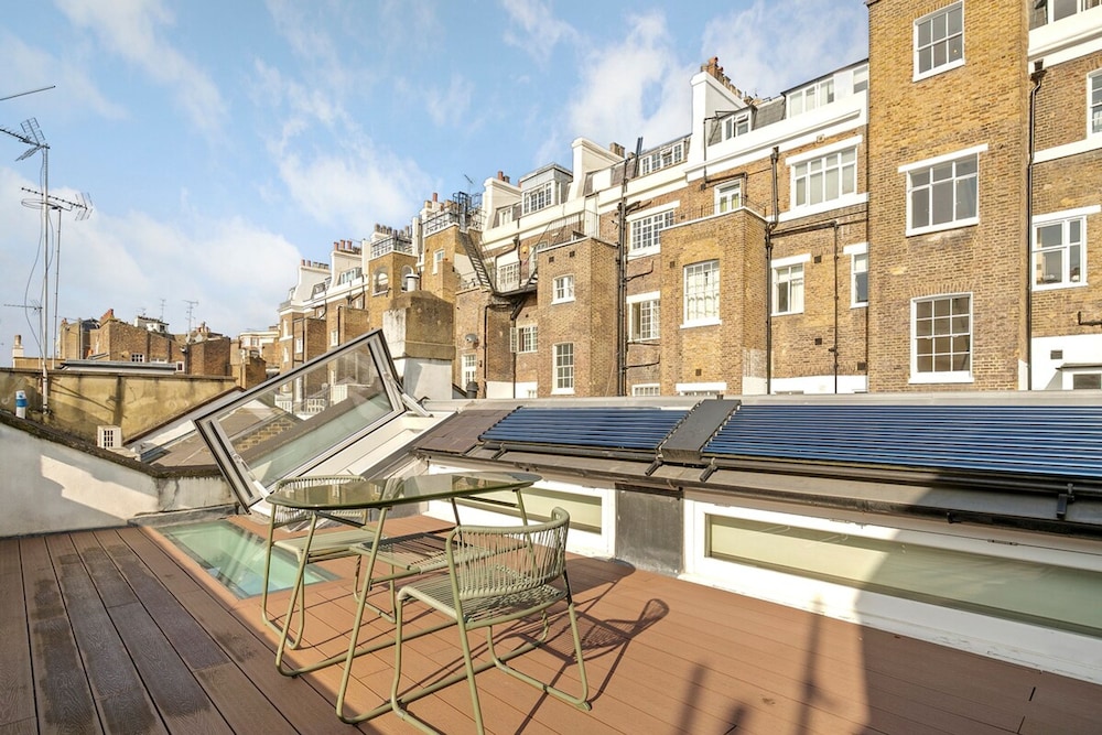 Paddington Luxury 3-bed Mews Private Cinema Gym