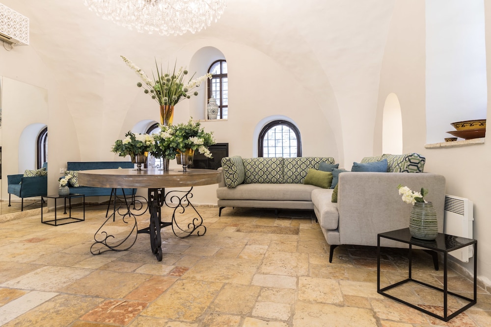 Villa Mamilla