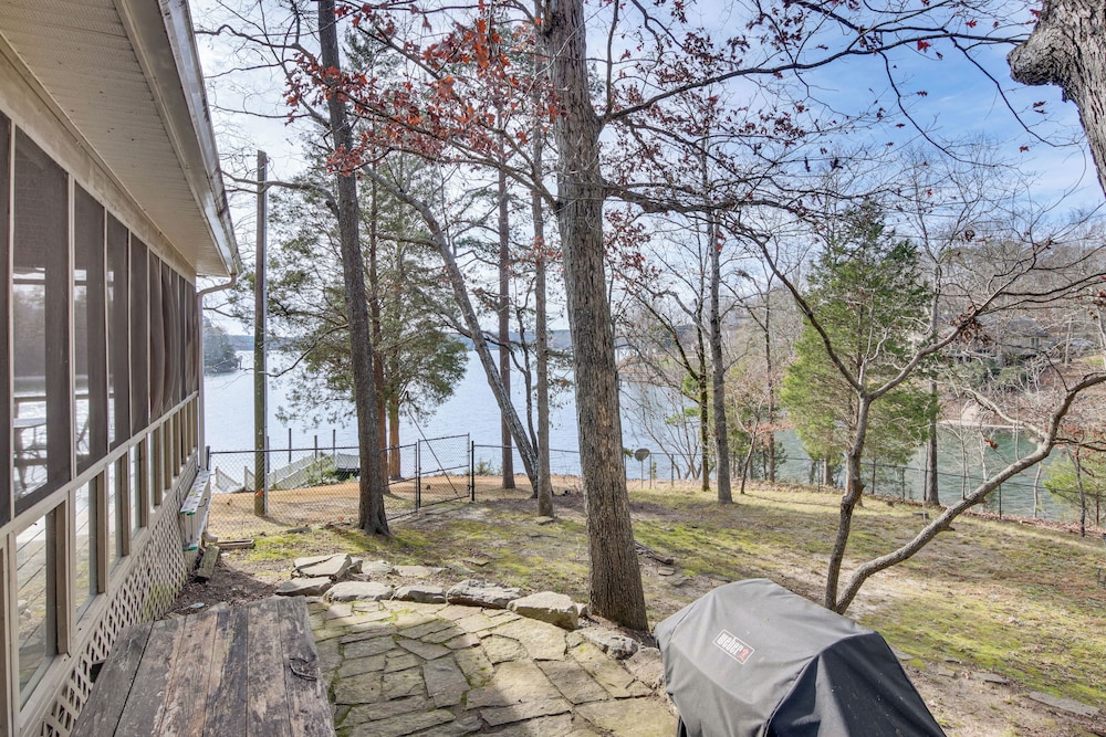 Moms Cabin on Lake Wylie w/ Private Dock!