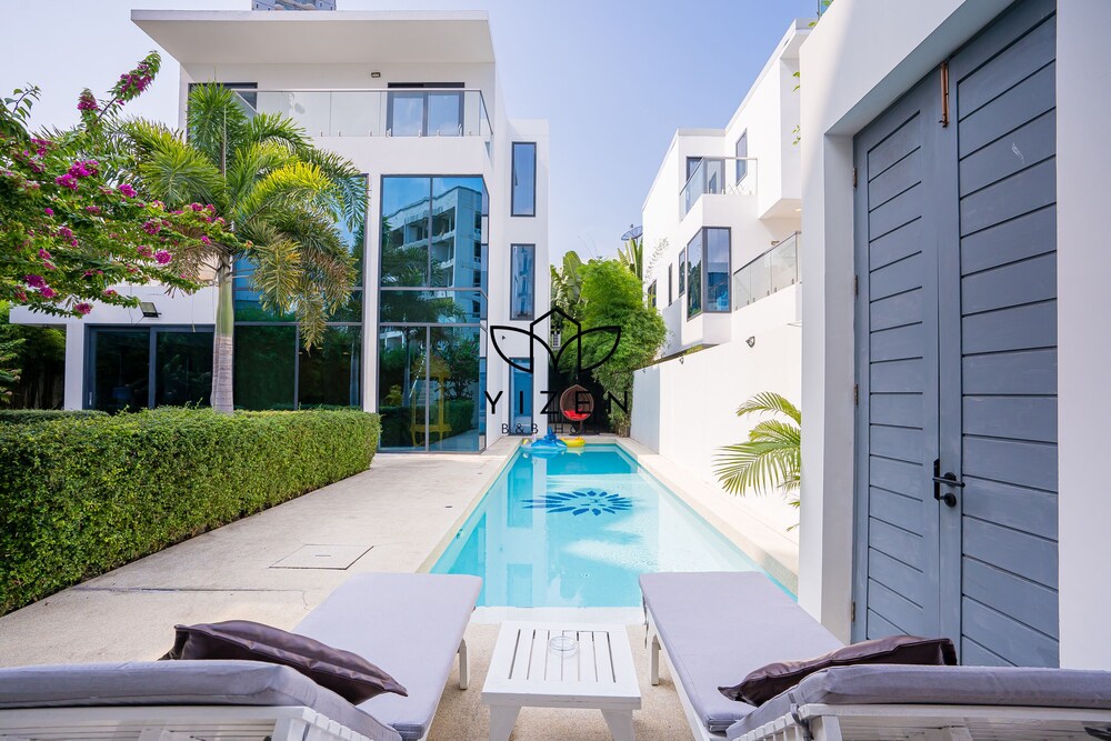 Yizen VIP Luxury Palm Springs Villas view 5