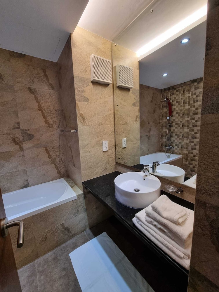Utopia Polhena Hotel