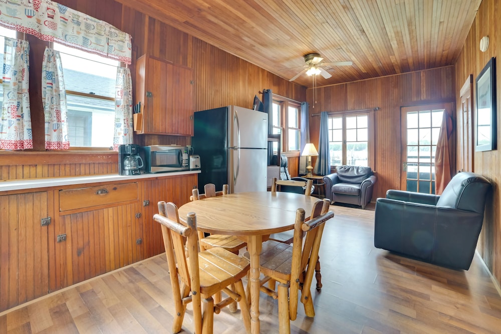 Les Cheneazu Island Hideaway w/ Community Perks!