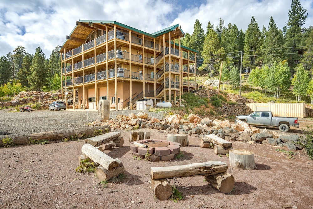 Rustic Duck Creek Village Apt w/ Mountain Views! view 5