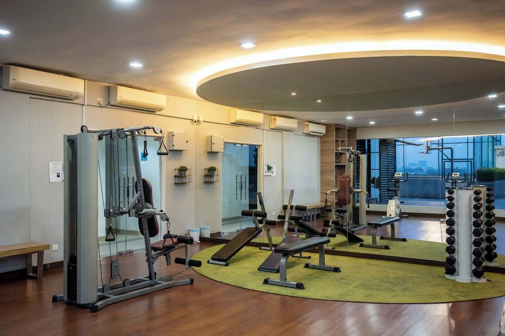 Stylish 4BR Near Paradigm Mall, Pool, Free Parking