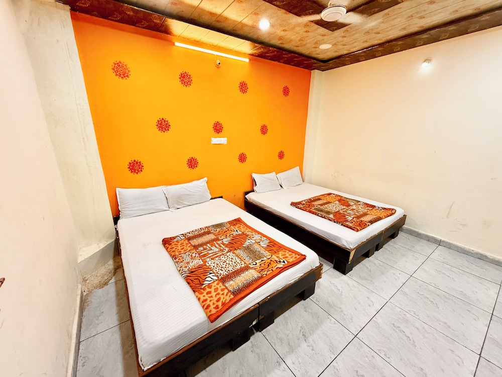 Hotel S P Palace near All Prime Location