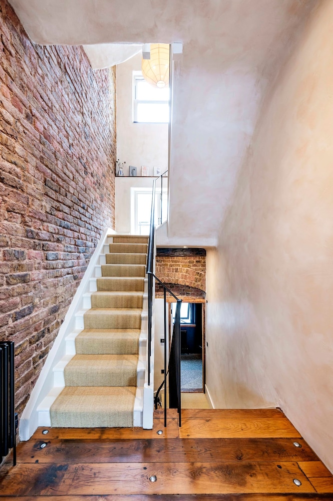 Long Term Stay- Notting Hill by Out of Office Lifestyle