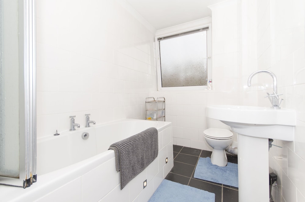 City Apartment With Rural Charm view 5