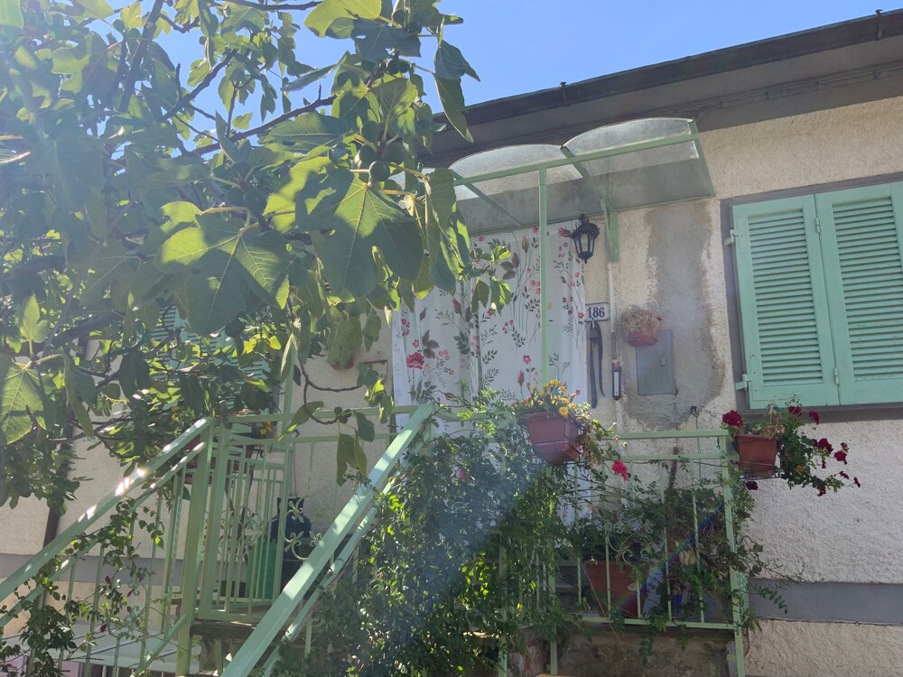 Apartment - Sleeps 2, Balcony & Parking