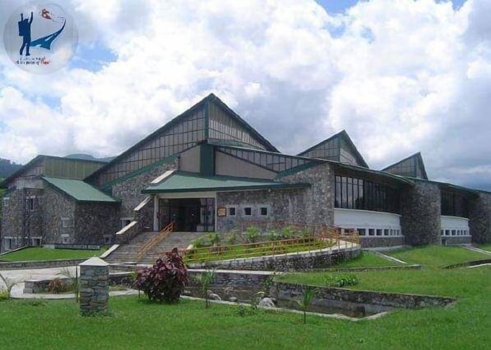 Begnas Lake front guest house