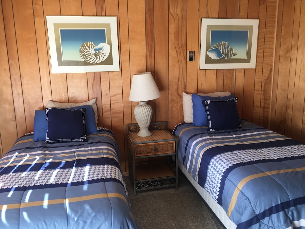 Tyee Restaurant and Hotel view 4