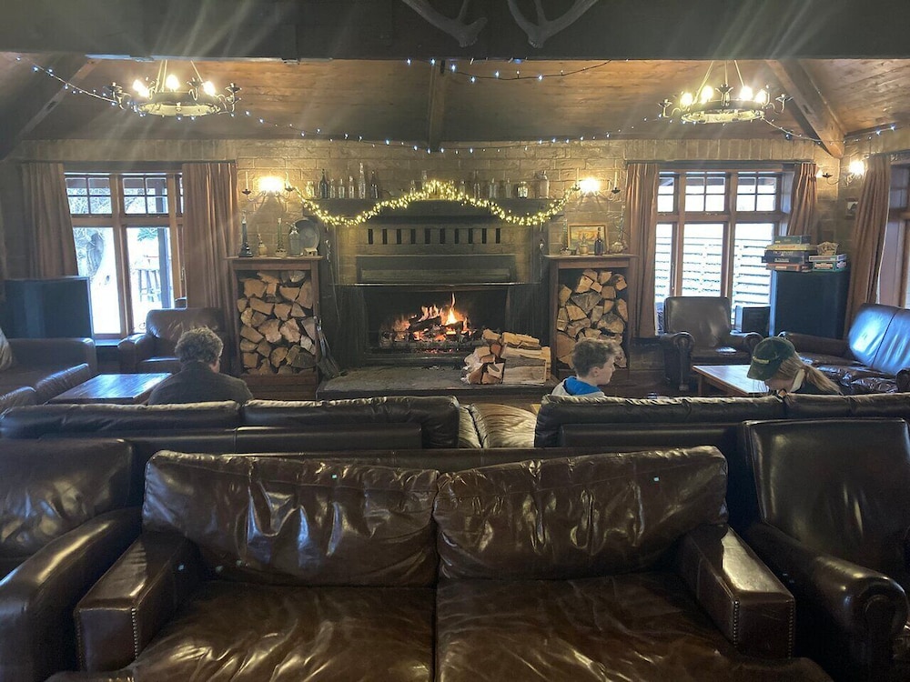 The Danseys Pass Hotel 5