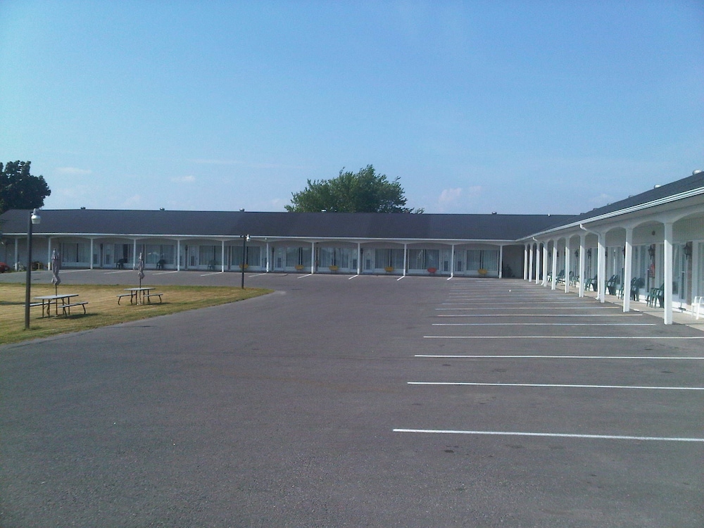 Embassy Motel