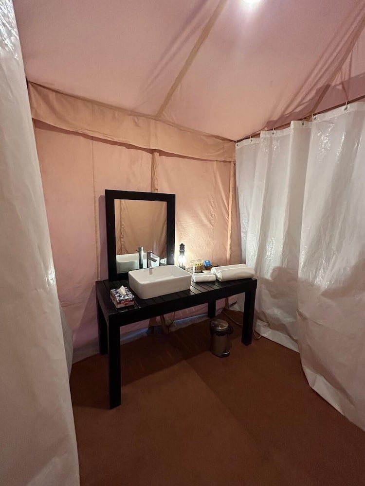 Dhora Desert Resort & Spa By Eight Continents