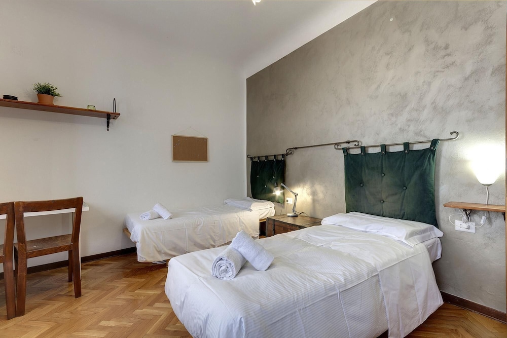 Corno 7 in Firenze With 2 Bedrooms and 1 Bathrooms