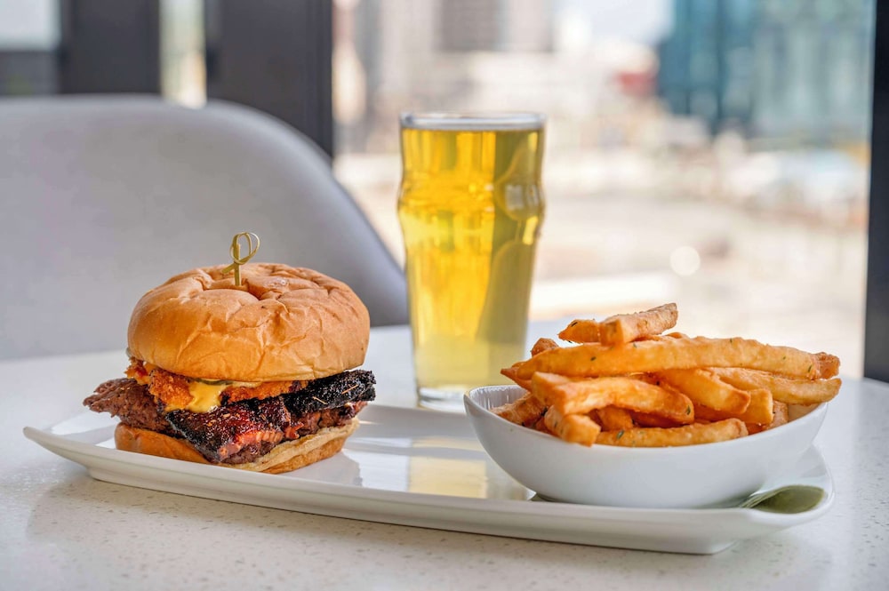 Cambria Hotel Nashville Midtown 35
