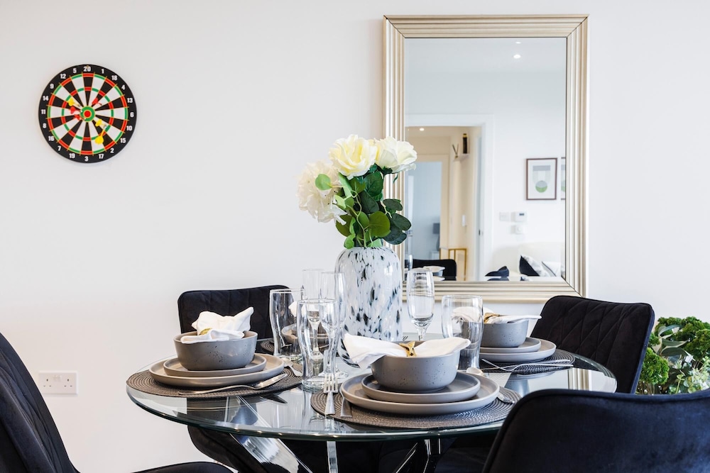 Newly Built 2 Bed Apartment By London City Airport