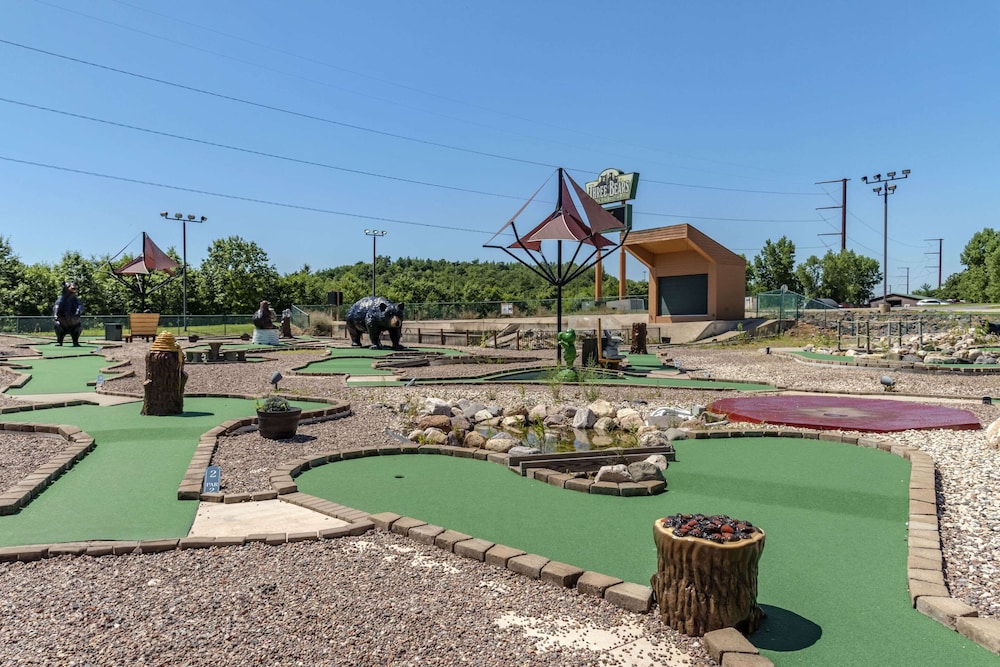 Three Bears Waterpark Resort Near Tomah, Ascend Collection Hotel