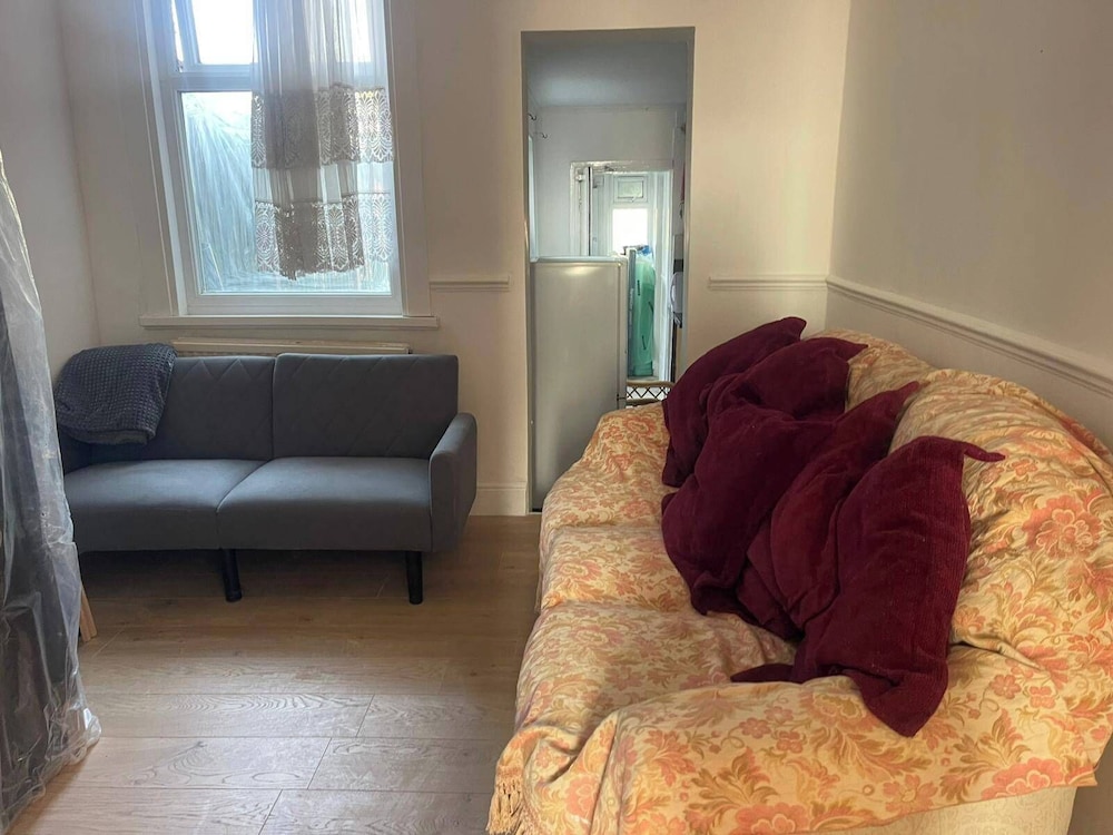 Cosy Croydon Apartment With 2 Bedrooms