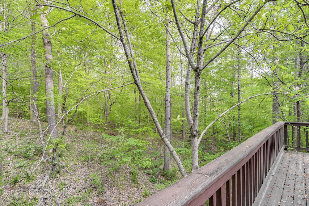 3 Mi to Roswell Riverwalk: Spacious Getaway!