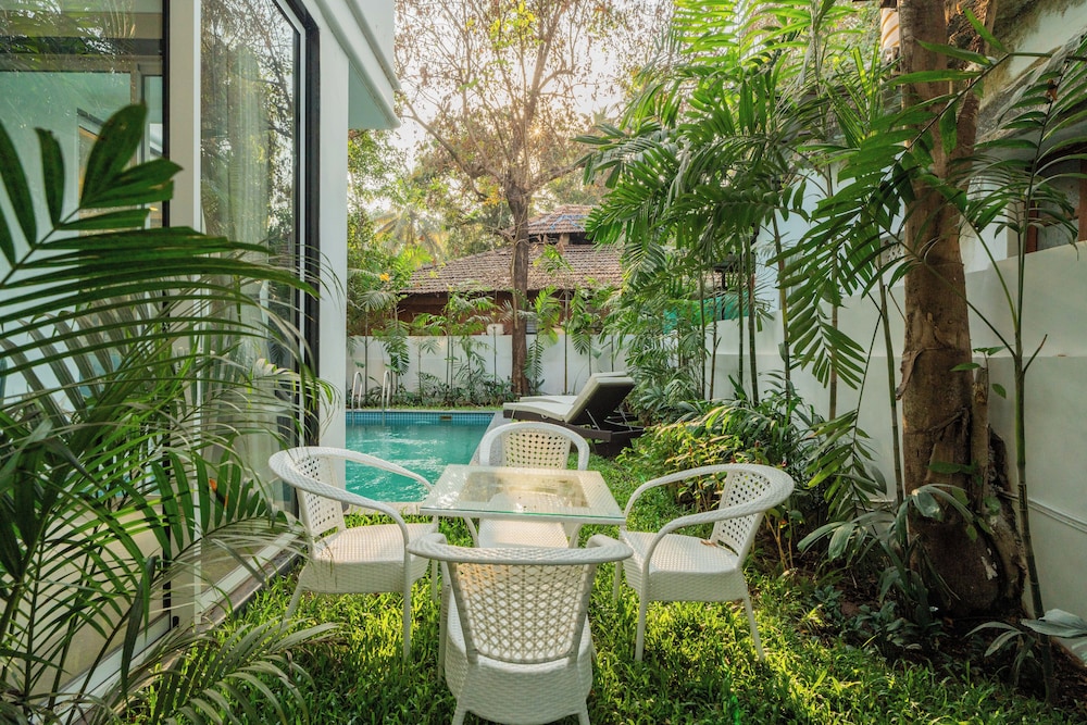 ELIVAAS Laguna Camellia | Luxe 4 BHK Villa Near Popular Beaches with Private Pool