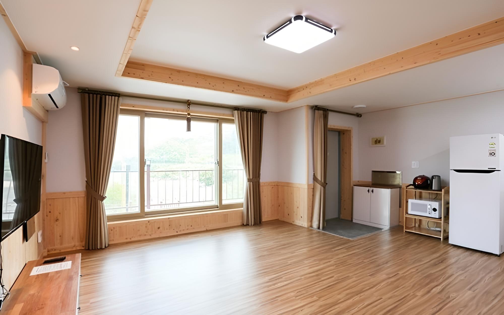 Yeonggwang Beach Central Pension view 3