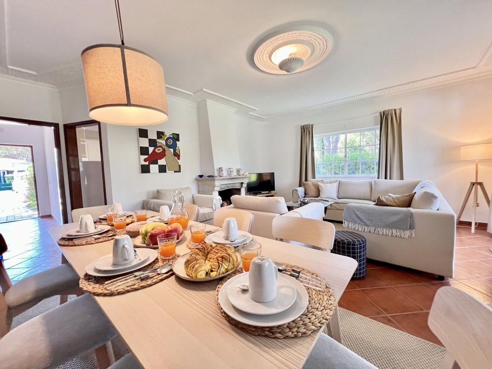Vilamoura White House Villa by Homing