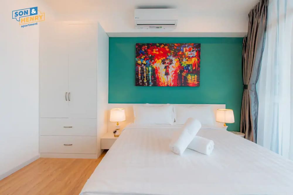 Salute de Sailing Tower Luxury Apartment