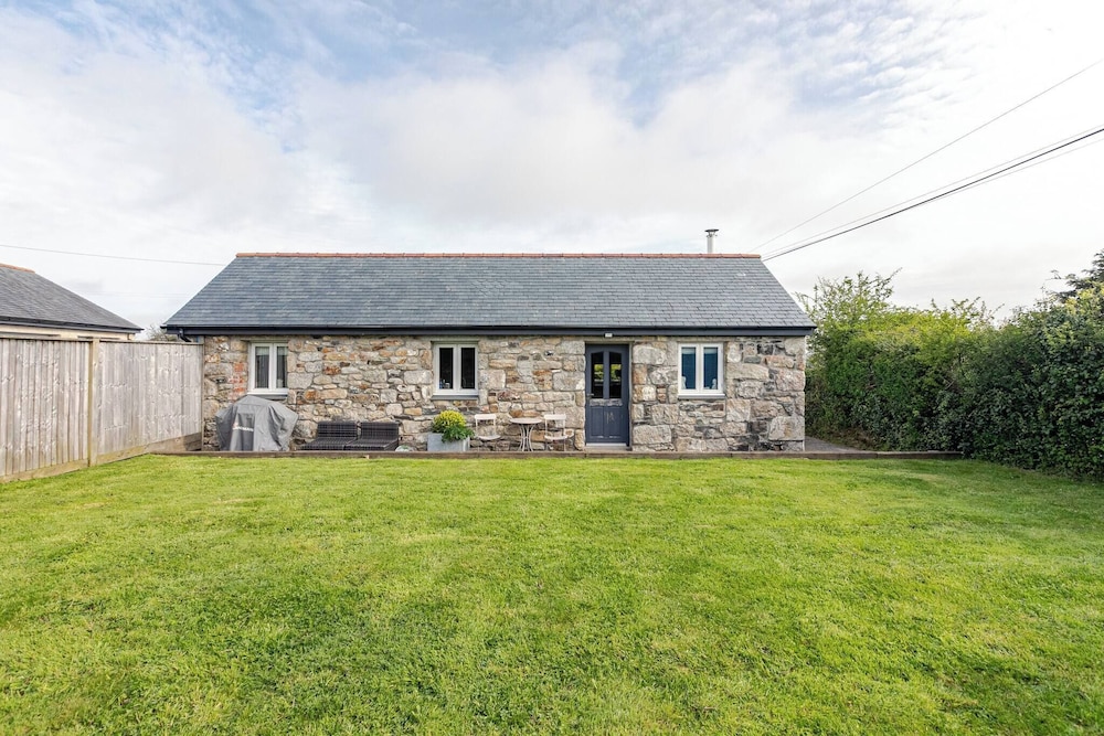Cottage 4 Miles to Hayle Beach With EV Charger